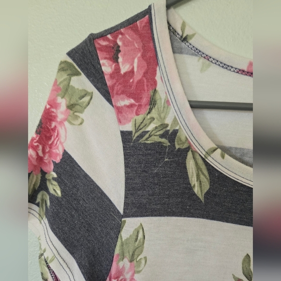 P.S. Kate Striped Floral T-shirt Dress Size Medium - Picture 3 of 6